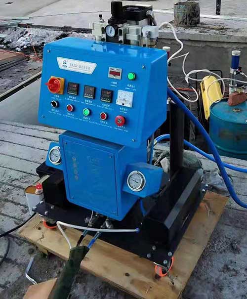 車輛內飾頂棚噴涂發泡保溫 小型聚氨酯噴涂機(圖2) Q2600小型聚氨酯噴涂機