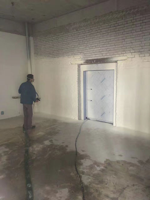 冷庫噴涂保溫聚氨酯發泡機(圖1) 冷庫噴涂保溫聚氨酯發泡機案例