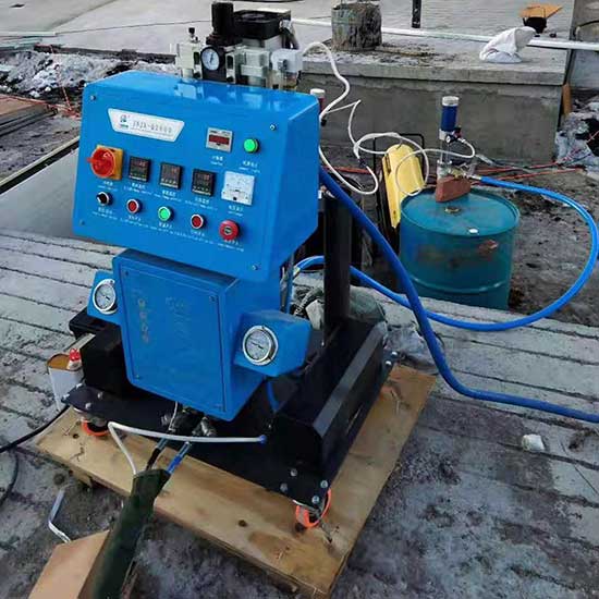 冷庫噴涂保溫聚氨酯發泡機(圖2) Q2600聚氨酯發泡機