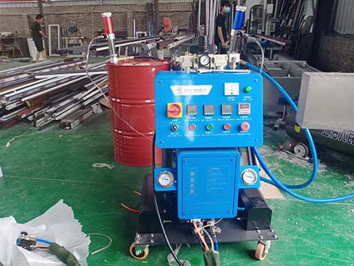 聚氨酯專用發泡機 防盜門夾層灌注(圖2) Q2600D防盜門夾層灌注聚氨酯專用發泡機