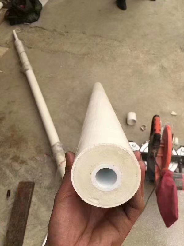 PPR復合熱水管內夾層保溫聚氨酯噴涂機(圖1) PPR復合熱水管內夾層保溫