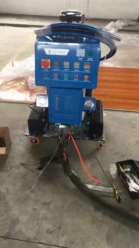 聚氨酯現場發泡產品防護(圖2) Q2600噴涂機冷鏈包裝箱聚氨酯現場發泡填充