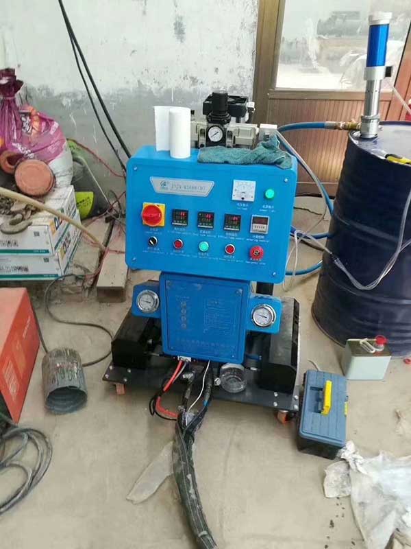 江蘇聚氨酯噴涂機(jī)(圖1) Q2600江蘇聚氨酯噴涂機(jī)